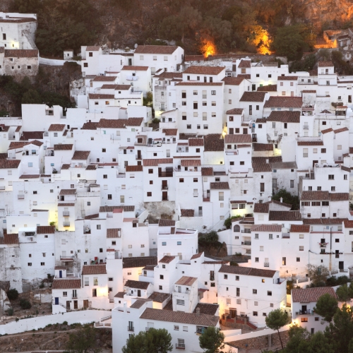 shutterstock 111247328 - Casares