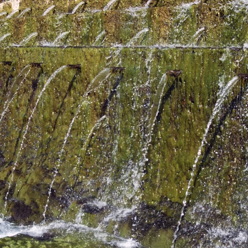 shutterstock 53152267 - Source of ten pipes, Villanueva del Trabuco