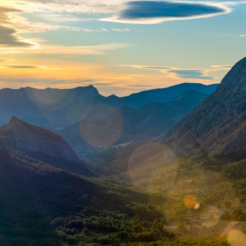 shutterstock 1586713087 - Sella